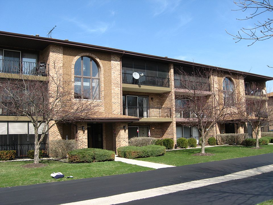 1st image of 11113 Heritage Dr APT 2C