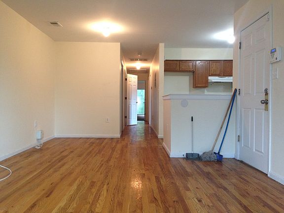 4th image of 89 Seymour Ave #2