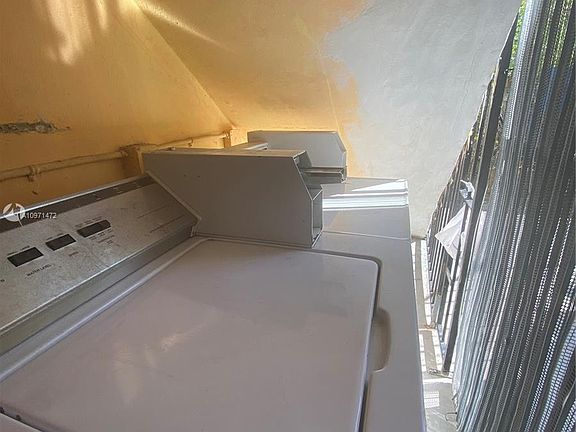 3rd image of 1861 NW 19th St #3B