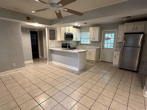 3rd image of 3849 Eve Dr W