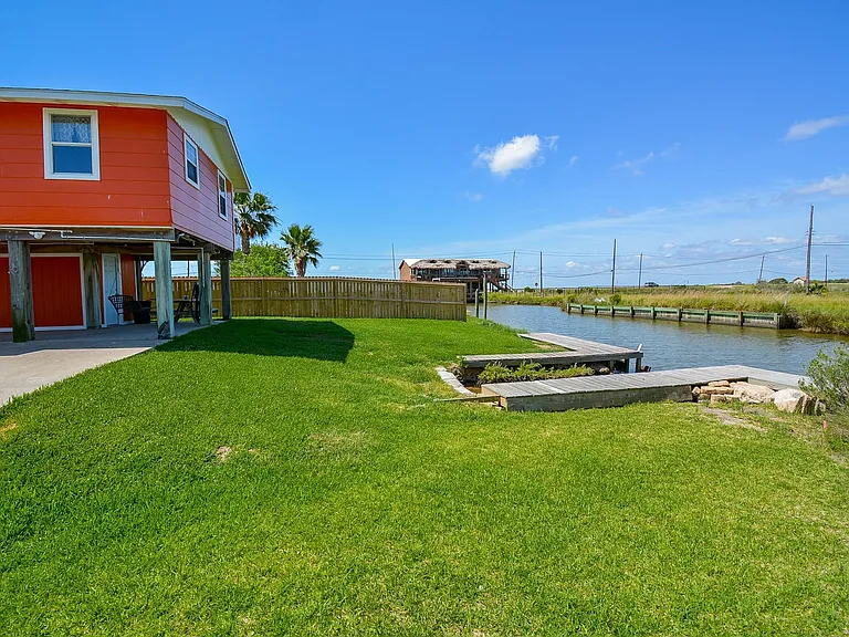 7120 E Hunter Dr — Photo 2