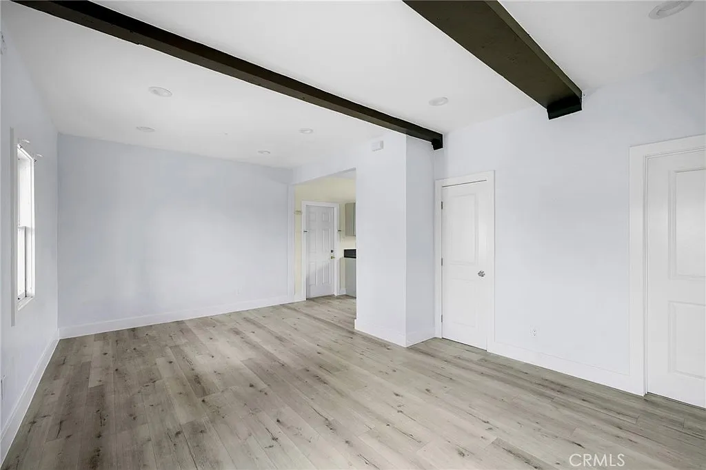 2 bed, 800 sqft, $2,200 — Photo 4
