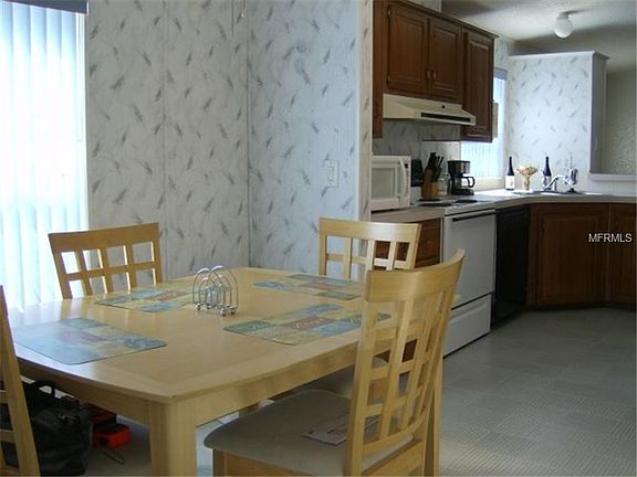 5th image of 5074 Yellow Pine St N