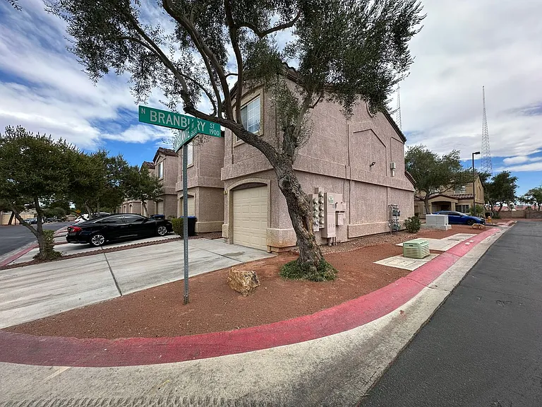 2621 Adelante Ave #108 — Photo 4