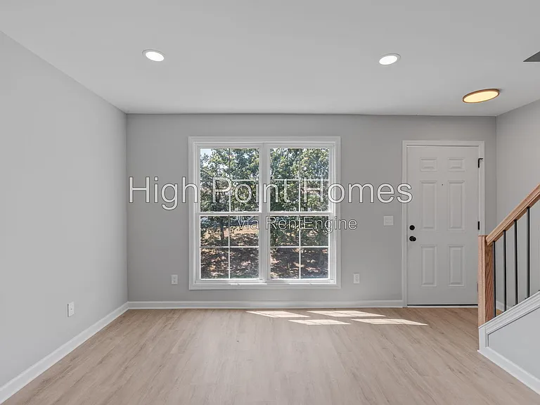 400 Gallery Ln #D4 — Photo 8