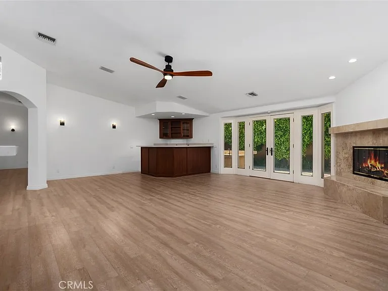 600 Cliff Dr — Photo 11