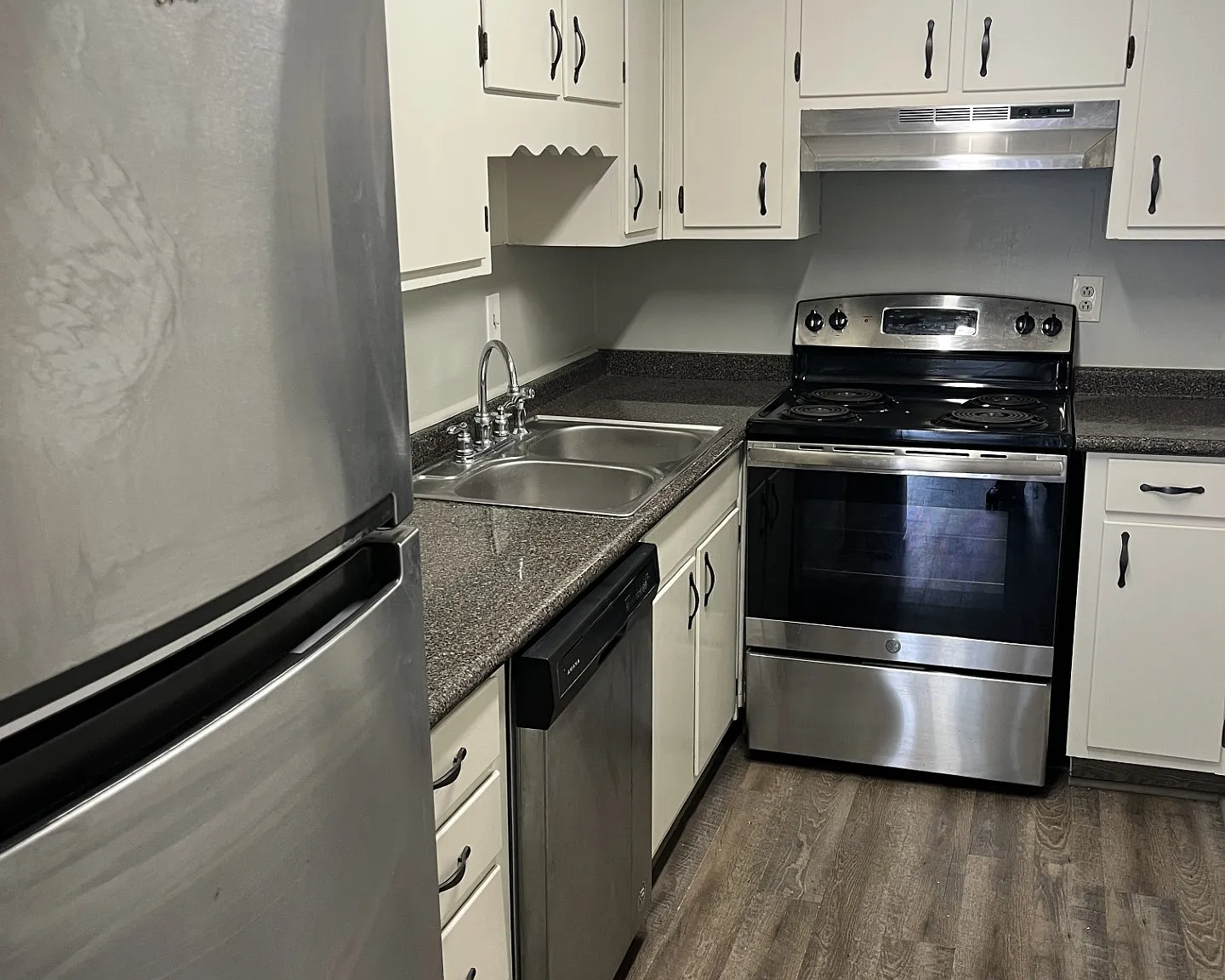 Malibu Apartments — Photo 3