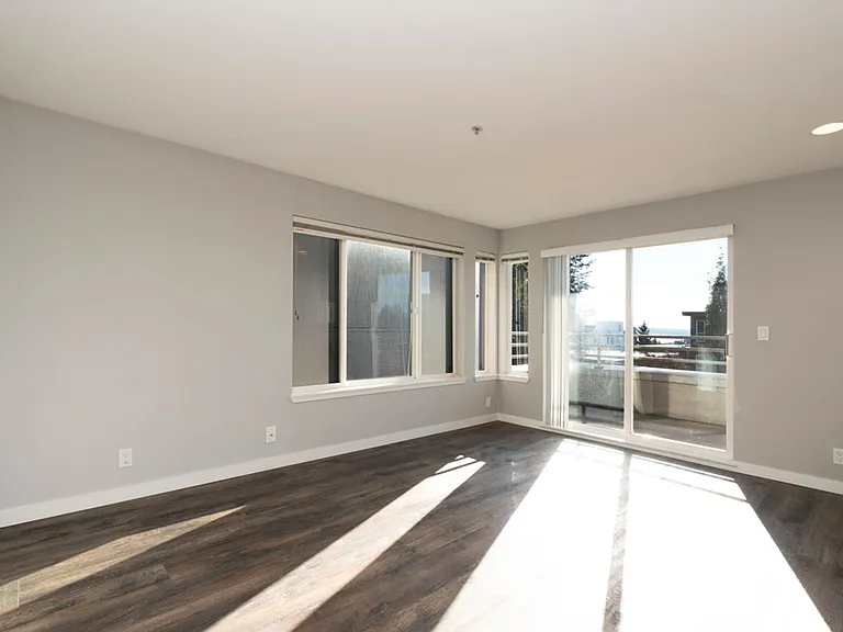 4524 44th Ave SW — Photo 6