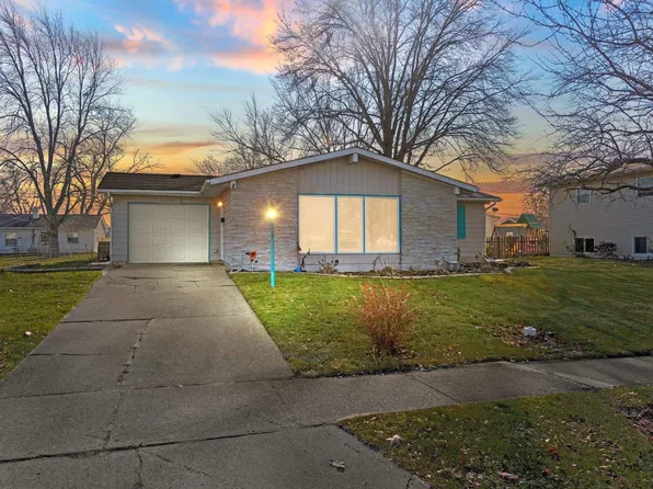 2107 Maplewood Rd, Fort Wayne, IN 46819