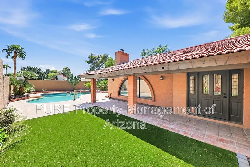 3 bed, 2.0 bath, 2045 sqft, $6,995 — Photo 1