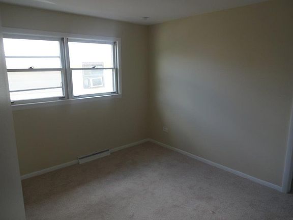 3rd image of 2111 W Glen Flora Ave