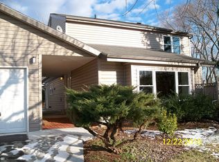 122 Elm Tree Ln, Sterling, VA 20164