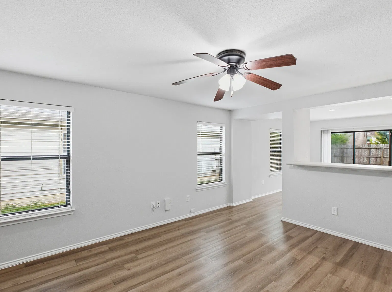3 bed, 2.0 bath, 1116 sqft, $1,500 — Photo 4