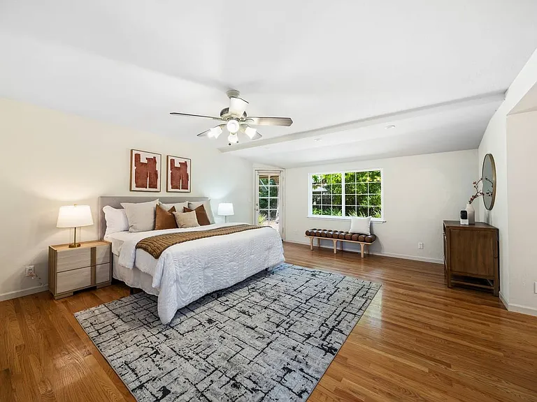 12100 Saraglen Dr — Photo 2