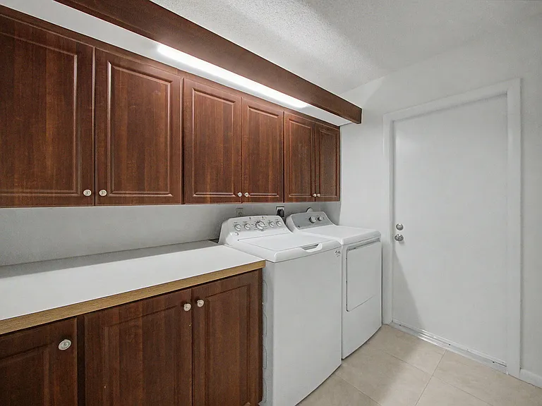 303 Leeward Dr — Photo 23