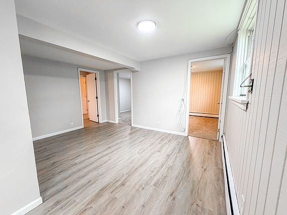 2nd image of 515 W Oak St #D