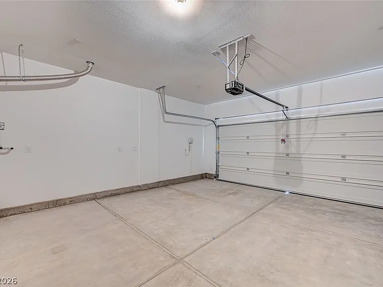 324 Lupton Ave — Photo 10