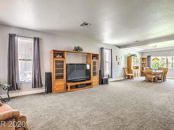 4th image of 7732 Four Seasons Dr