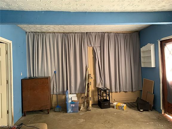 3rd image of 3690 Pearl St