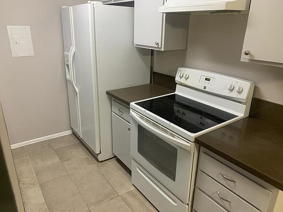 4th image of 5460 White Oak Ave Unit E215