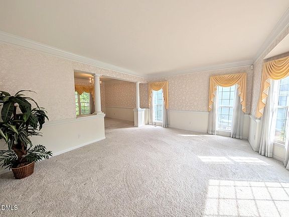 5th image of 4411 Sun Valley Dr