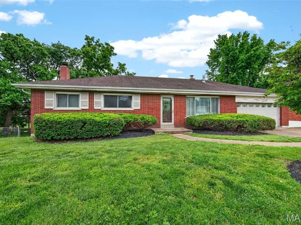 11820 Parklind Dr, Saint Louis, MO 63127
