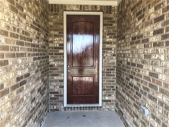 3rd image of 1029 Hillrose Dr