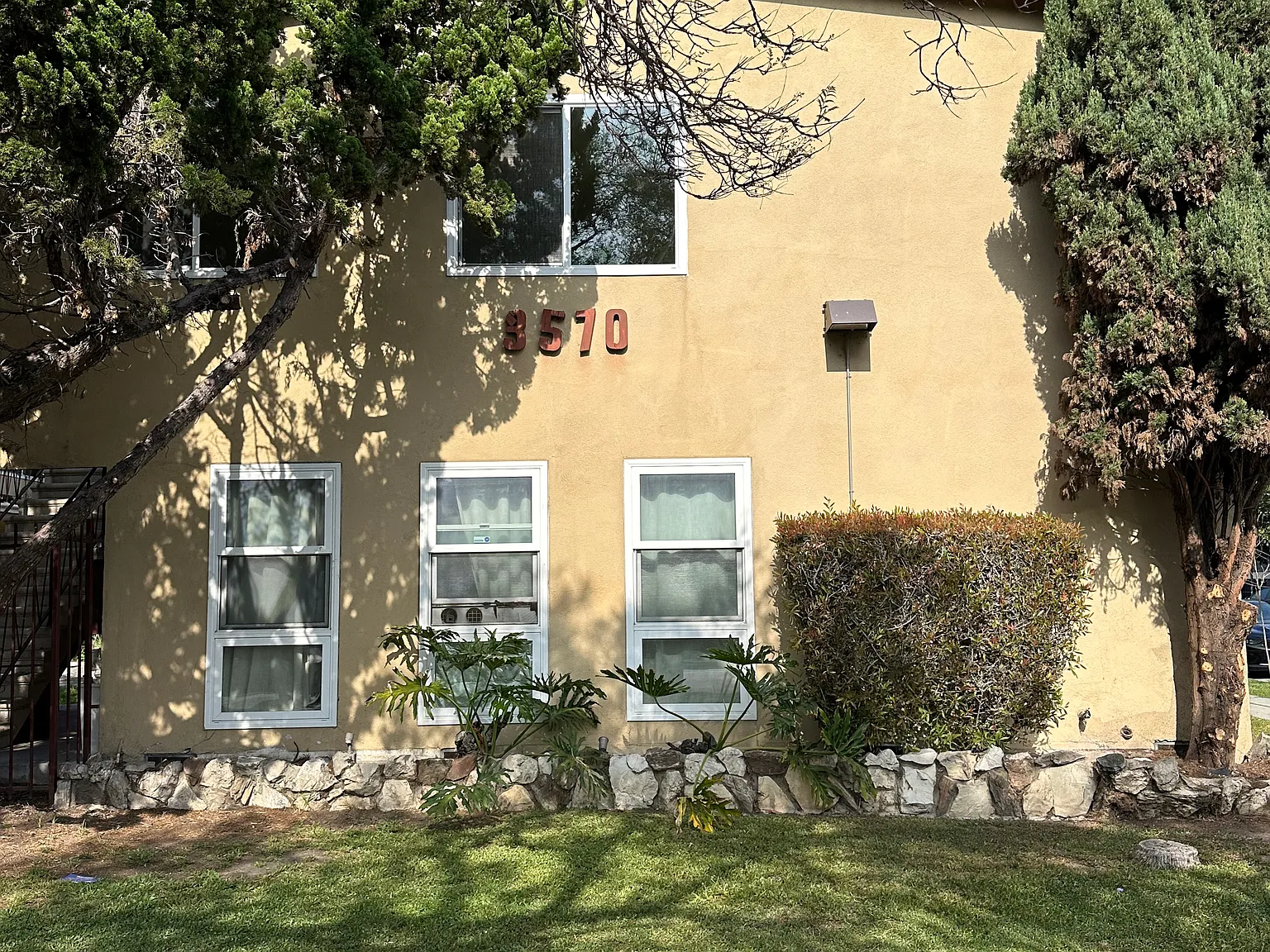 2 bed, 1000 sqft, $2,900 — Photo 2