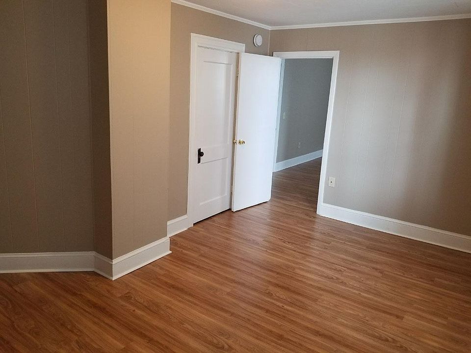 Bedrooms 2 & 3 connect