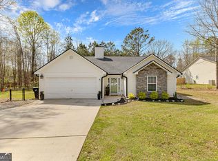 121 Greenfield Ln, Grantville, GA 30220