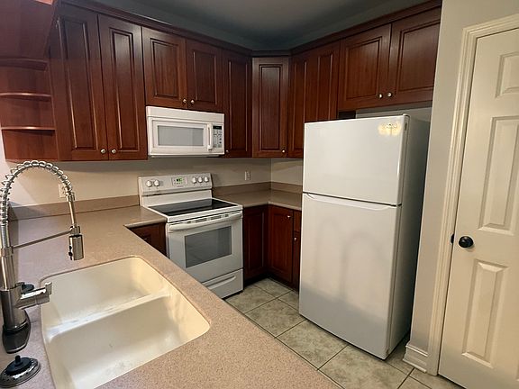 5th image of 1529 Crescent Hills Dr