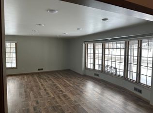 309 E 19th St, Yankton, SD 57078