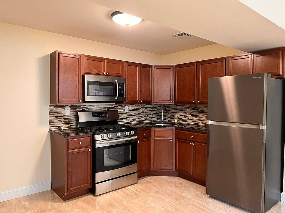 1st image of 229 Collfield Ave