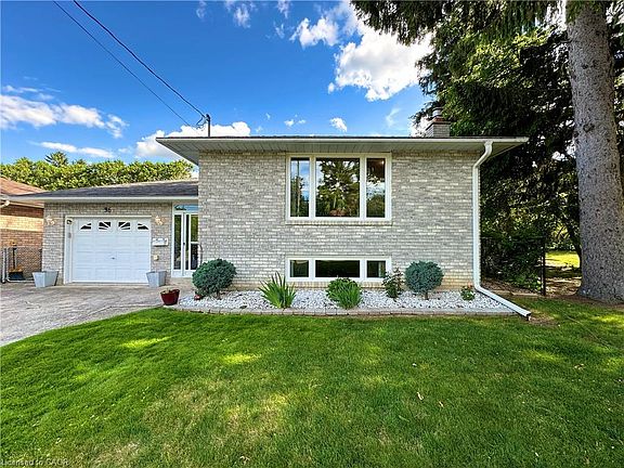 3rd image of 36 Oakhill Dr