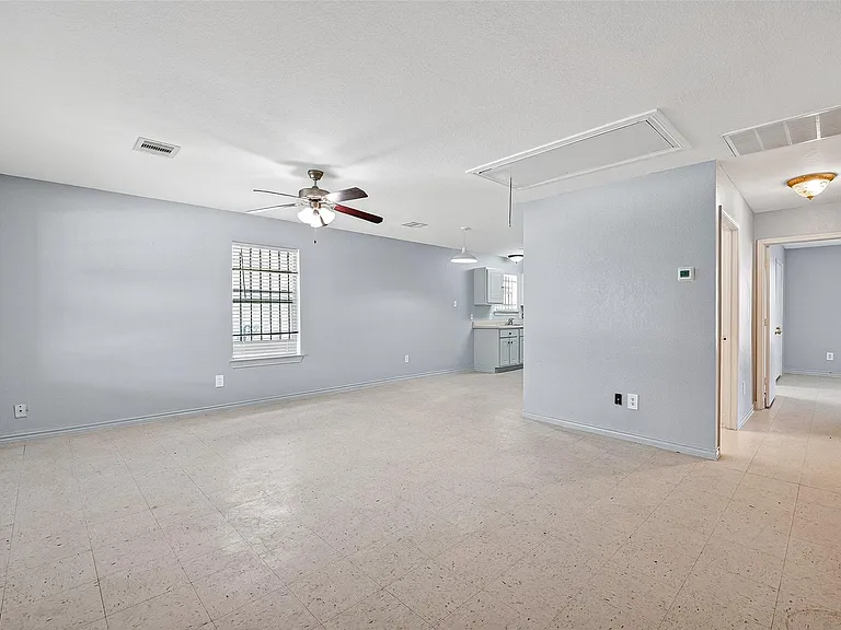 11411 Roandale Dr — Photo 7