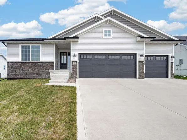 111 Saint Marys Ct, Stuart, IA 50250