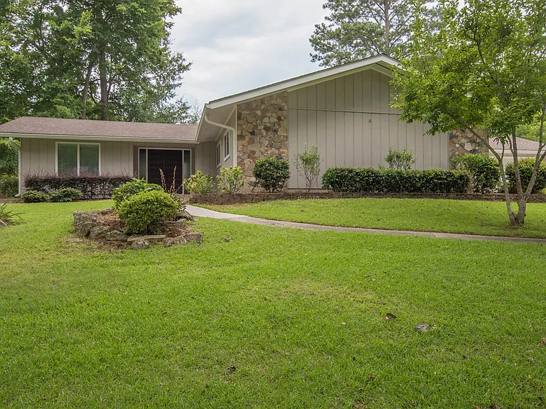 209 Waterwood Bnd — Photo 1