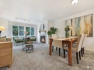 2525 NE 195th St APT 203, Lake Forest Park, WA 98155