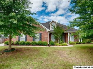 5002 Creekbriar Cir SE, Owens Cross Roads, AL 35763