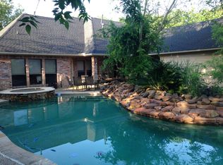 33 Colony Sq, Angleton, TX 77515