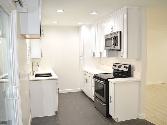 3rd image of 619 N Lucia Ave APT 3