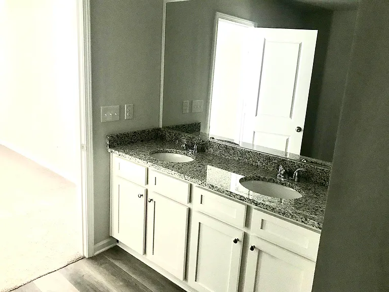 106 Ison Woods Ct — Photo 13