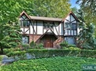 275 Arch Rd, Englewood, NJ 07631