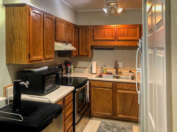 5th image of 1800 Terrace Ave APT 9