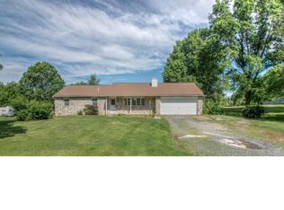 48 Spring Creek Ln, Pottstown, PA 19465