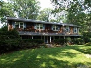 27 Danville Dr, Greenlawn, NY 11740