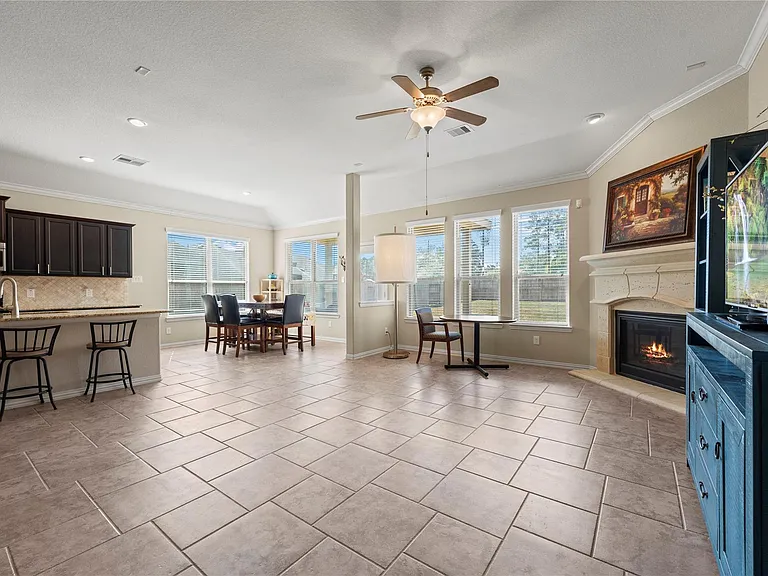 16127 Fairway Creek Cir — Photo 31