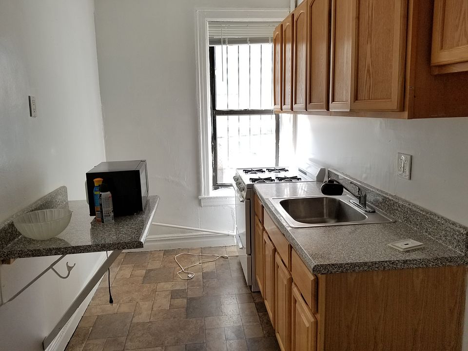 2nd image of 6224 Fort Hamilton Pkwy APT D11