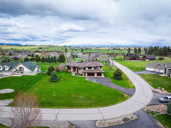 3rd image of 158 Stoneridge Dr
