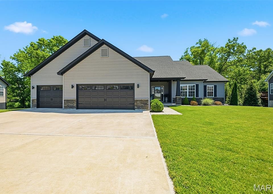 1st image of 516 Cass Dr